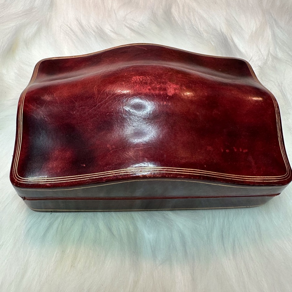 Vintage leather trinket jewelry vanity box